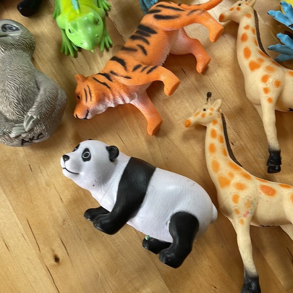 GUC set of 13 plastic animals for block center or other pretend play! - Picture 6 of 8